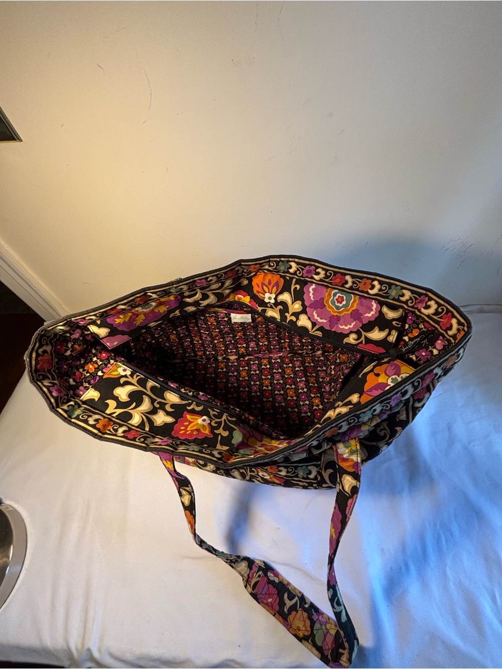 Vera Bradley Vera XL Tote Bag in the retired "Suzani" pattern - Picture 4 of 7